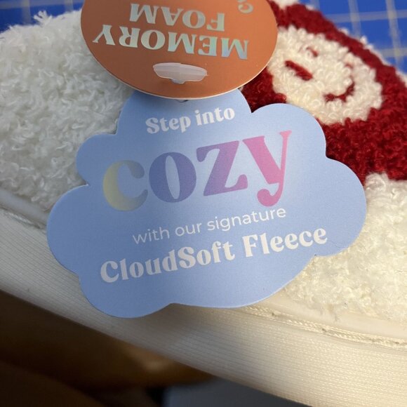 Moon Cake NWT Cream Happy Face Flower Fuzzy Slippers and Socks Set Sz 5/6 - Picture 8 of 9